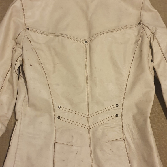 Danier Distressed Leather Jacket Limited Edition in Off-white XS - Picture 4 of 10
